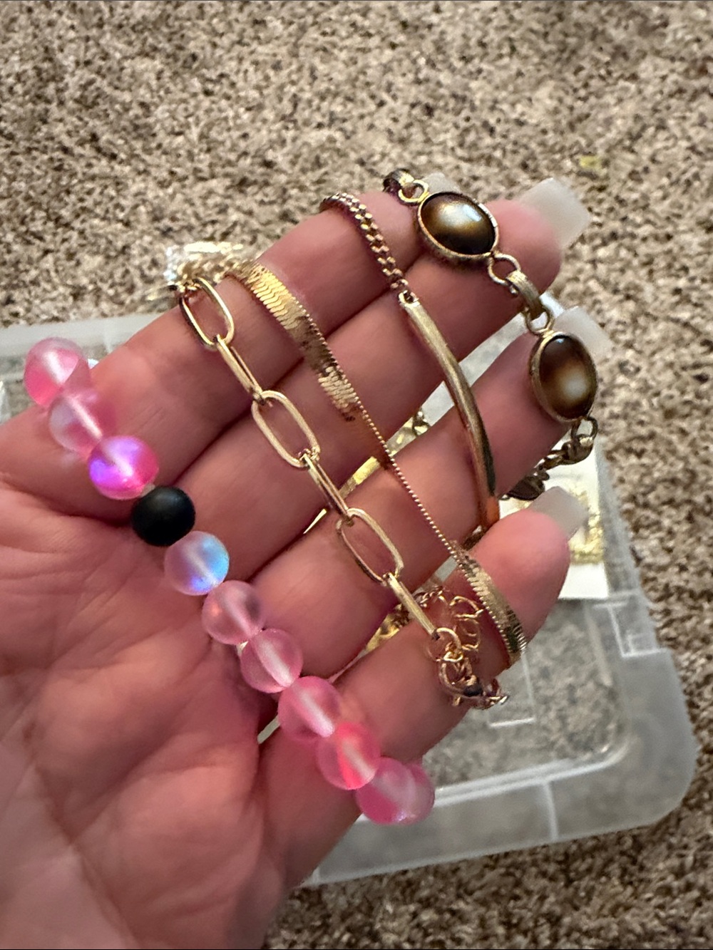 Lot of Gold Tone Jewelry - Picture 14 of 15